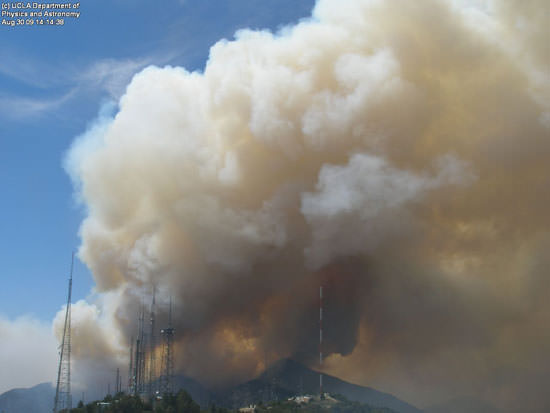 the Station Fire approaches the Mount Wilson Observatory